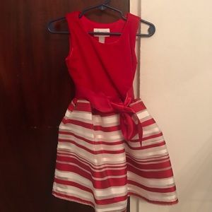 Beautiful party dress, perfect for the holidays.